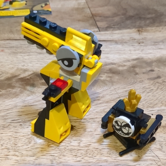 LEGO Mixels: 3 set Bundle - 41547 Wuzzo, 41547 Wuzzo, 41546 Forx - Picture 6 of 10